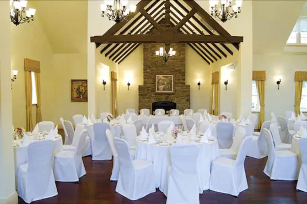 The Glenerin Inn Mississauga Exterior photo